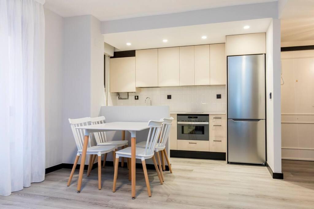 Castrillo 4 Apartamento Acogedor Zaragoza Luaran gambar